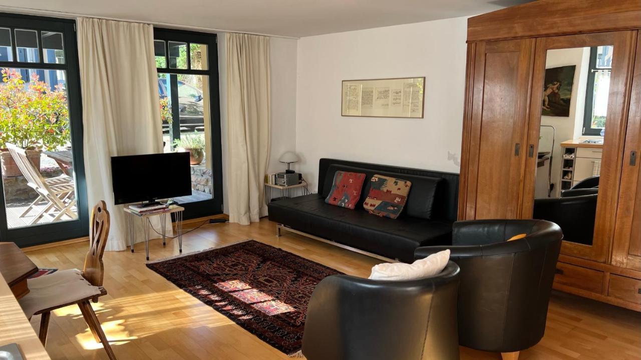 Ferienwohnung Im Stadionischem Hof Walluf Екстериор снимка